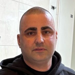 יוני