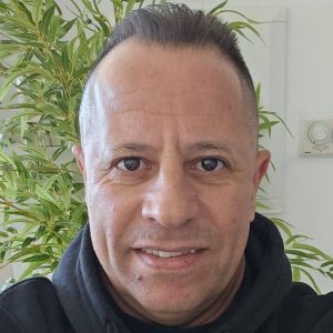 רועי